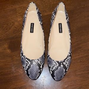 Nine West snake skin pattern black gray and white flats